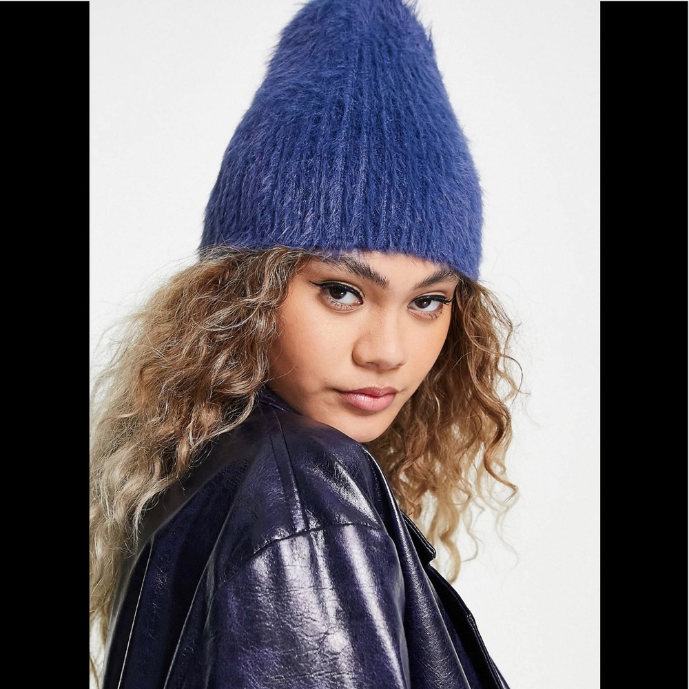 NWT WEEKDAY KNITTED BEANIE  O/S